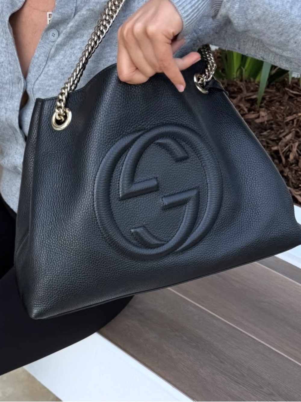 Authentic Gucci Soho shoulder bag black leather gold chain straps medium w box - Picture 15 of 16